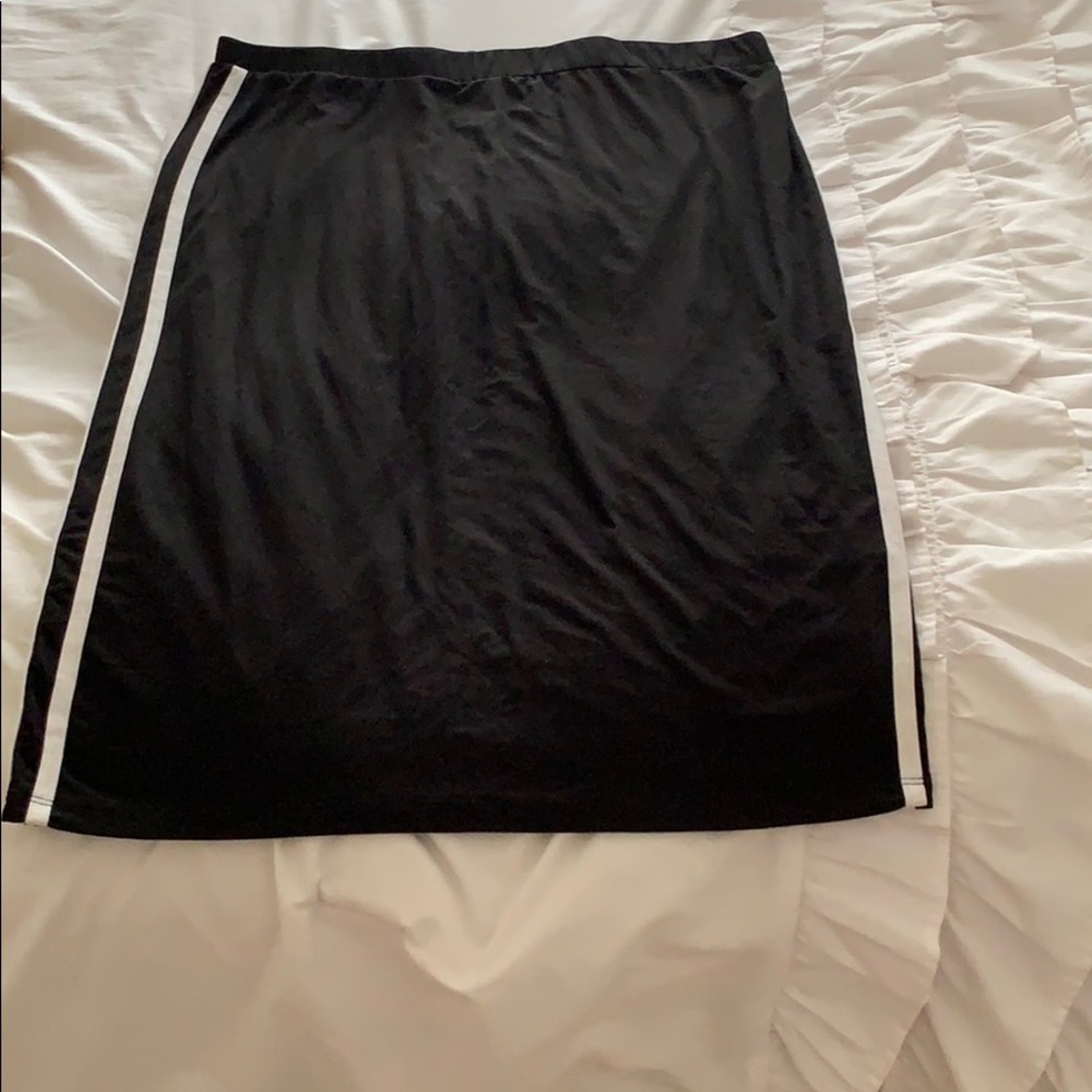 Fashion nova black skirt